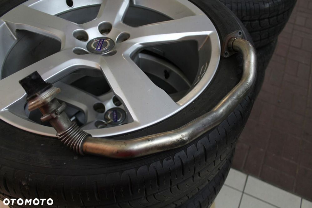 VOLVO V50 S40 C30 2.0D RURKA EGR - 1