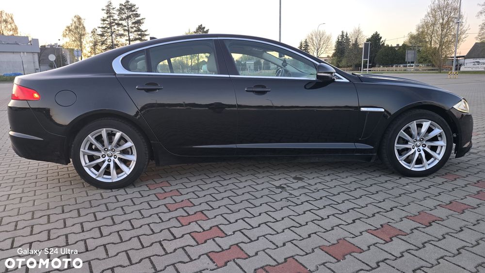 Jaguar XF 2.2 - 18