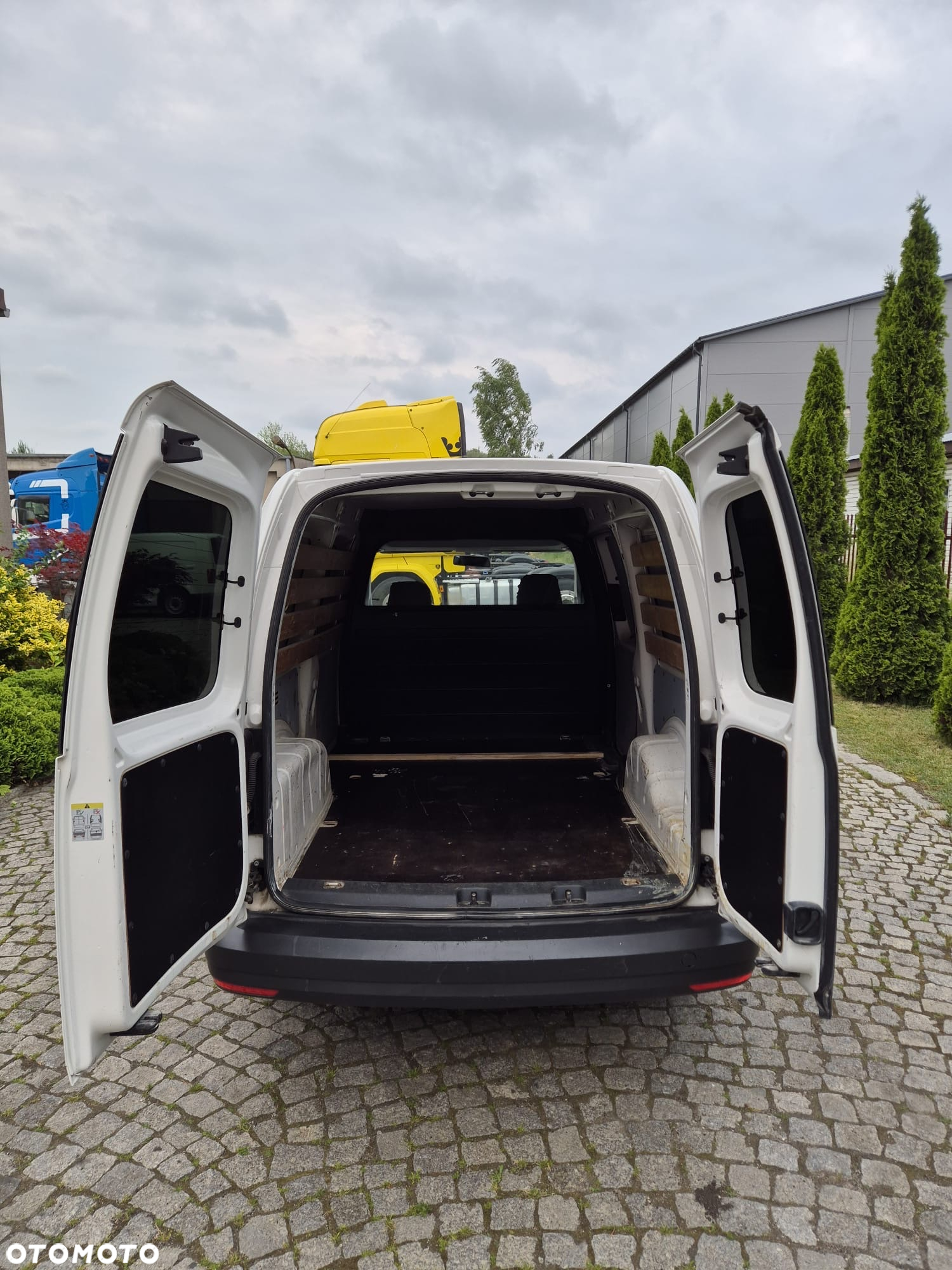 Volkswagen Caddy Maxi - 9