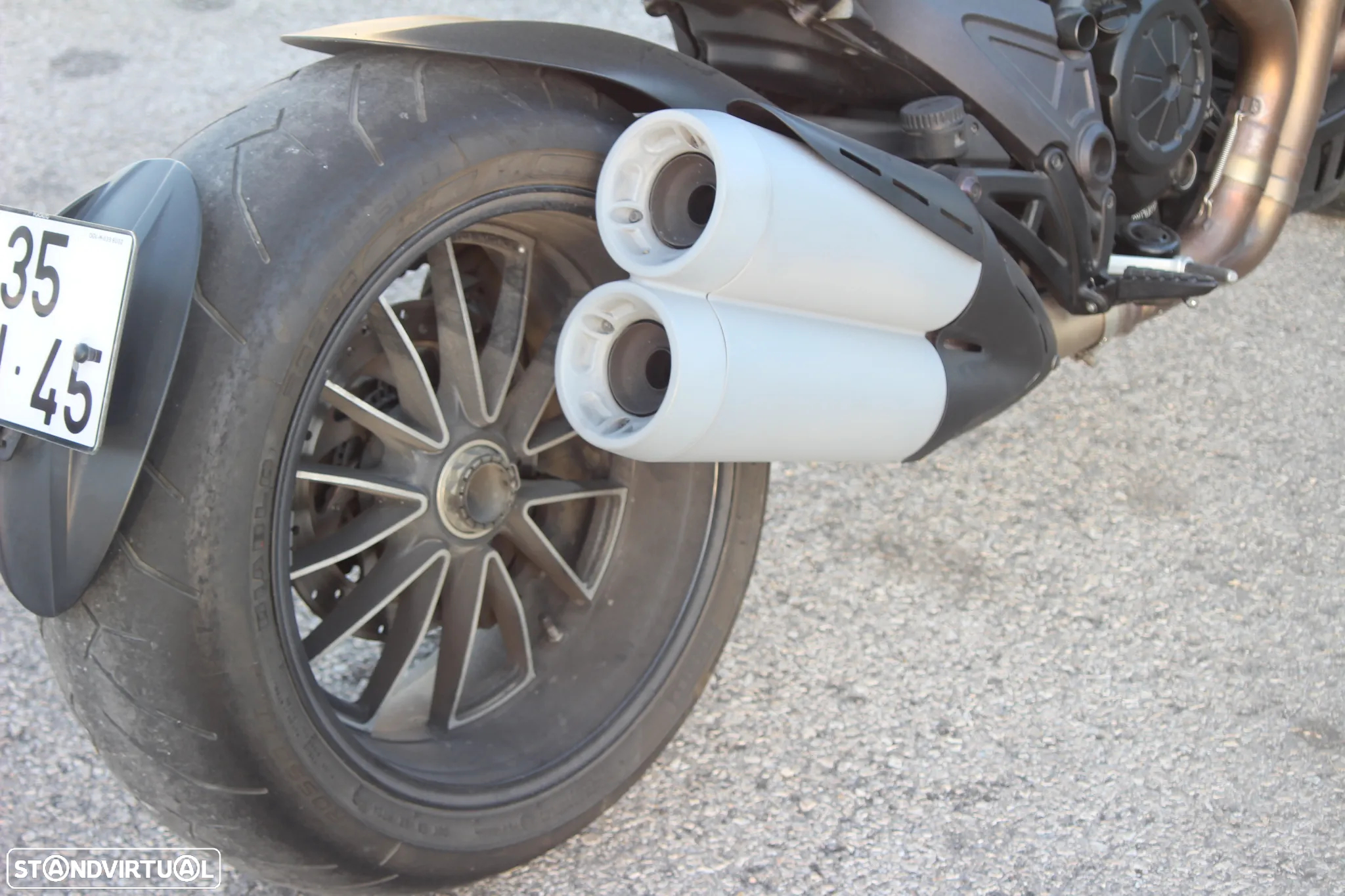 Ducati Diavel Carbon  ABS - 10