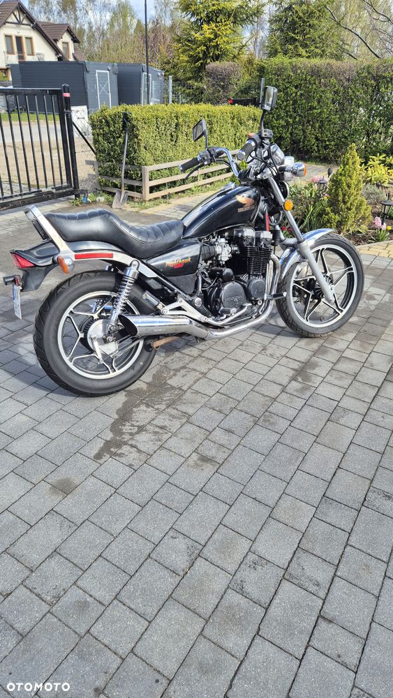 Honda CB - 1