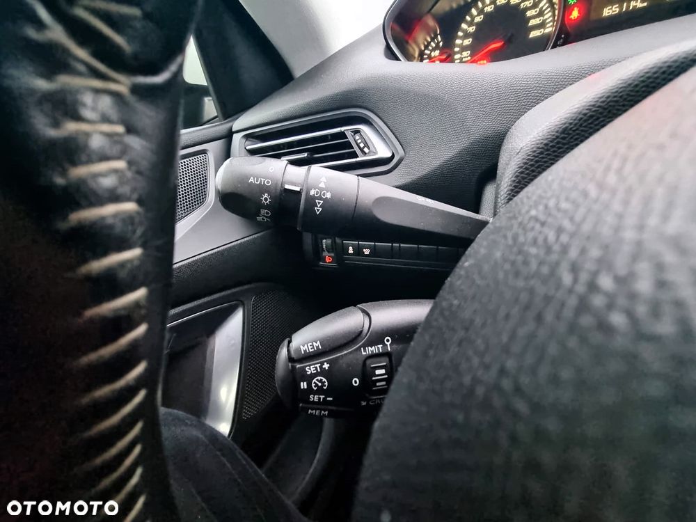 Peugeot 308 BlueHDi 120 Stop & Start Business-Line - 29