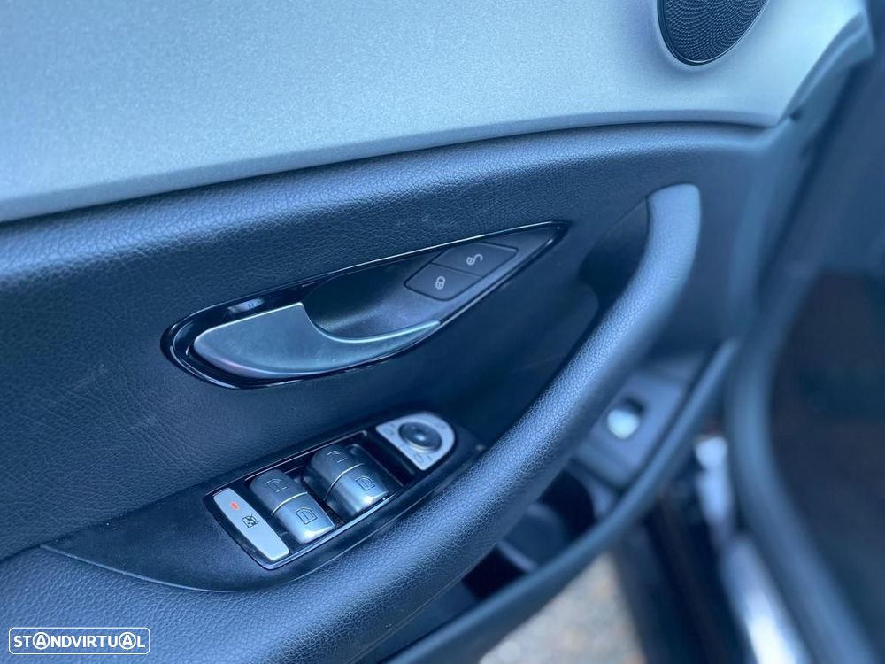 Mercedes-Benz E 300 de 9G-TRONIC - 13