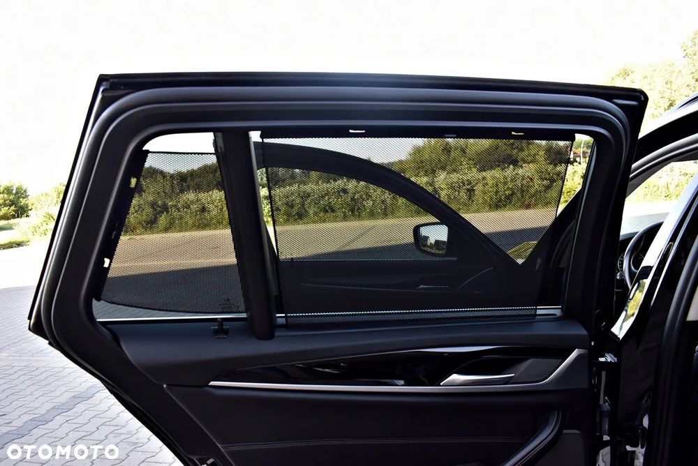 BMW Seria 5 520i - 40