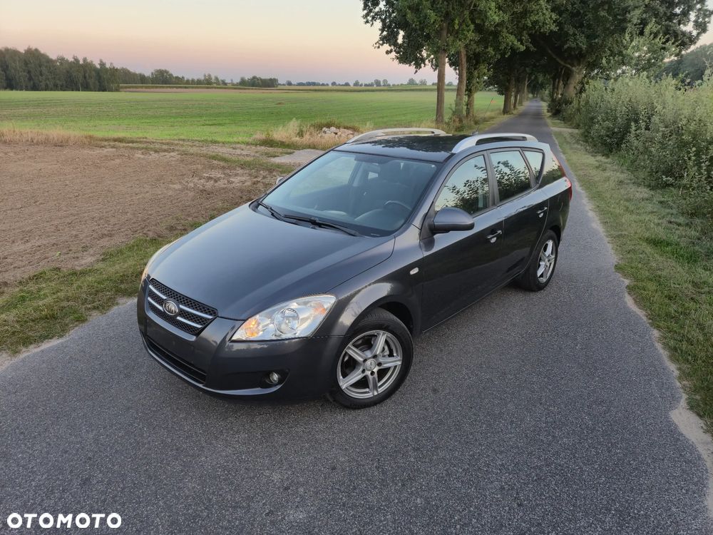 Kia Ceed - 28