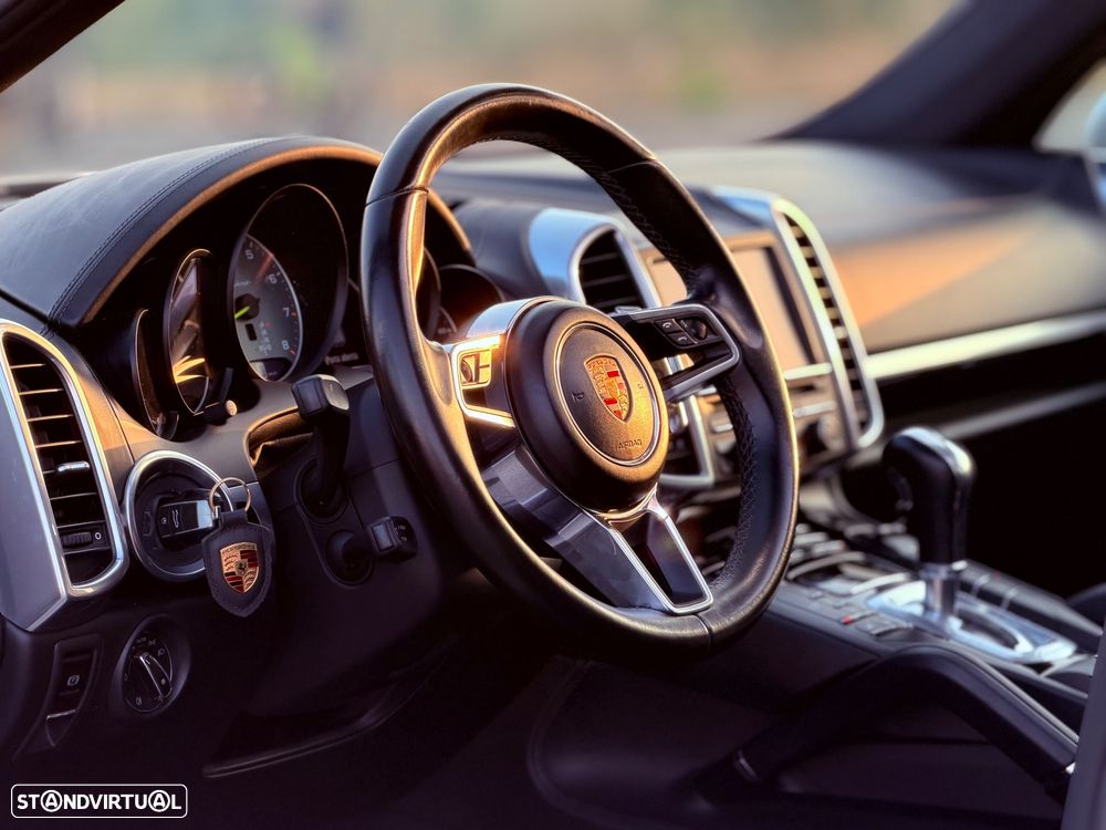 Porsche Cayenne S - 13