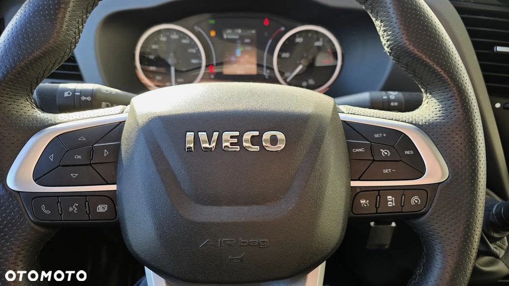 Iveco Daily Hi-Matic 35S18A8/P Digicross Webasto, LED, Sypialnia Spojkar, Pneumatyka, AUTOMAT 3.0 180KM - 25