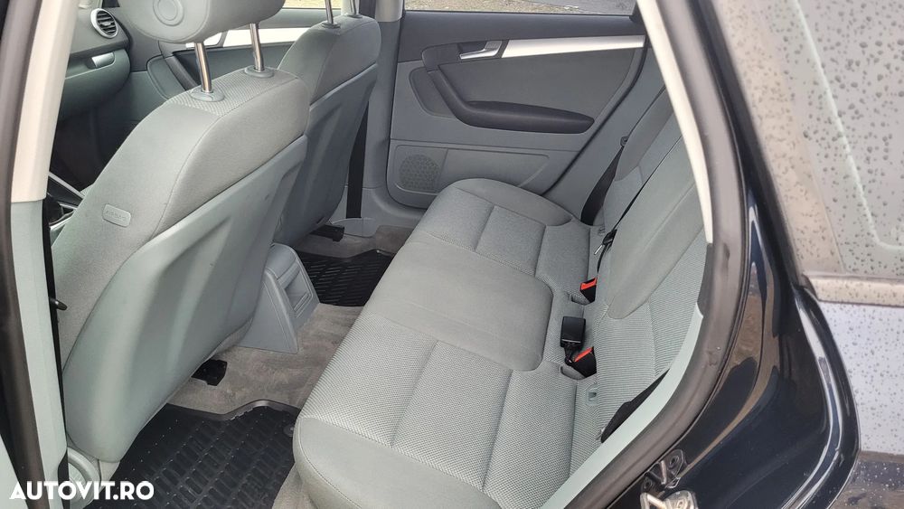 Audi A3 Sportback 2.0 TDI Ambiente - 8