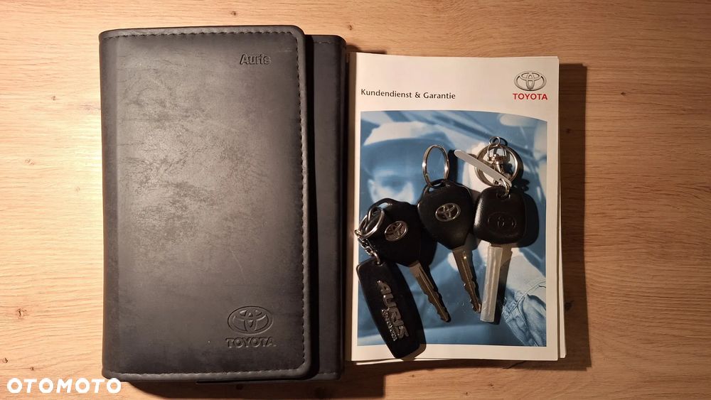Toyota Auris 2.0 D-4D - 11