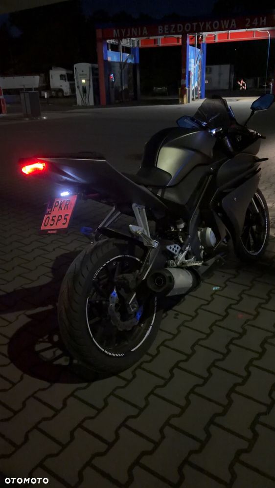 Yamaha YZF - 16
