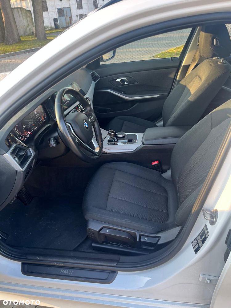 BMW Seria 3 318i Advantage - 10