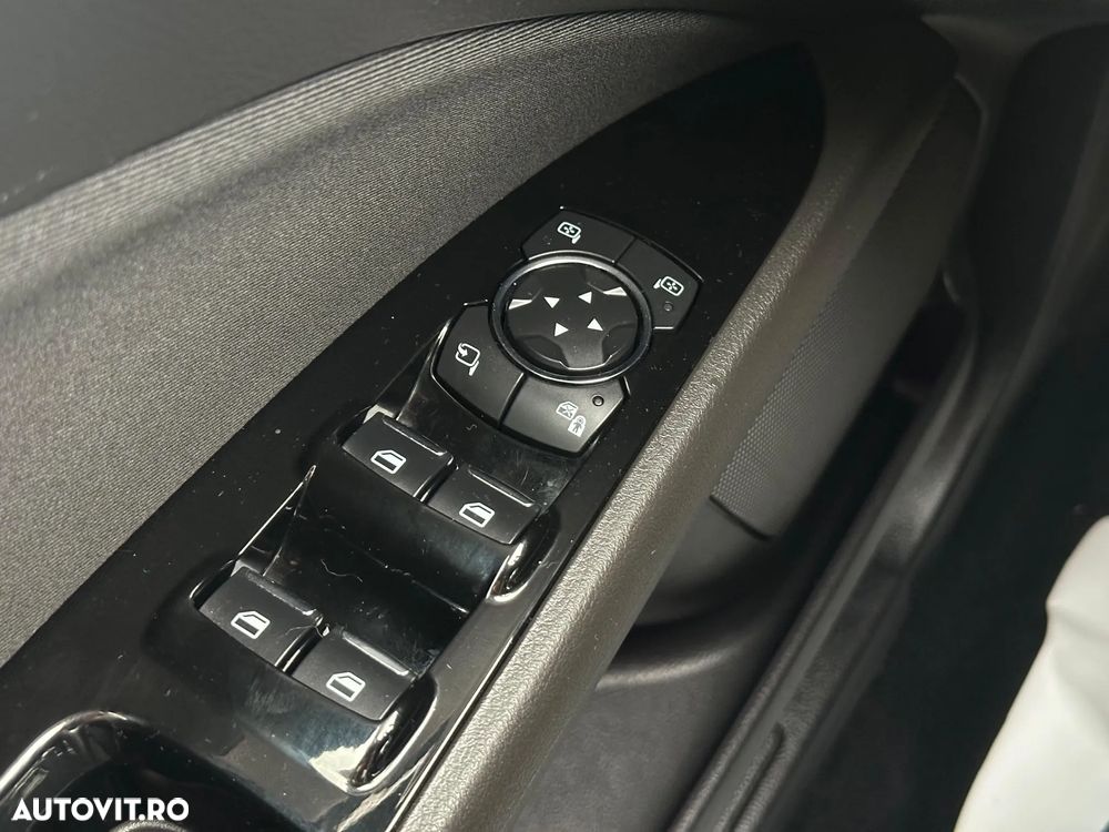 Ford Mondeo 2.0 HEV Titanium - 31