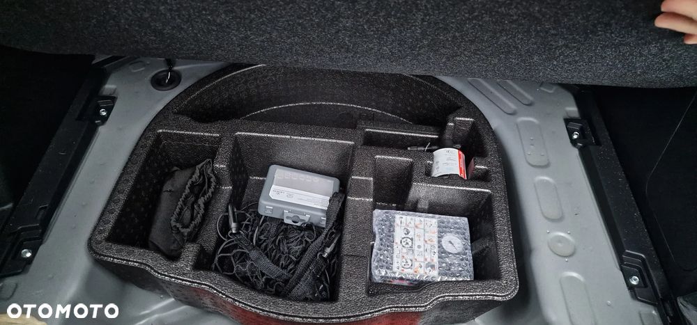 Toyota Yaris Hybrid 1.5 Executive - 24