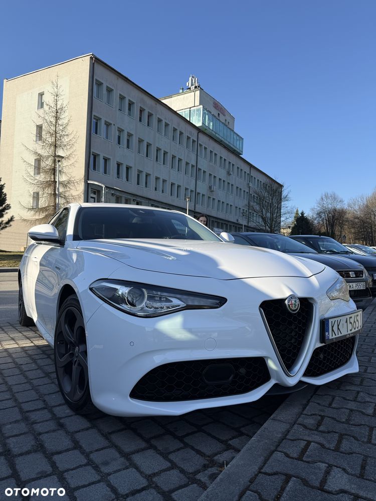 Alfa Romeo Giulia - 1