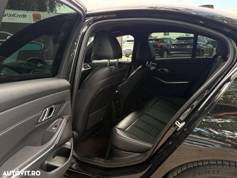 BMW Seria 3 320i Aut. M Sport - 30