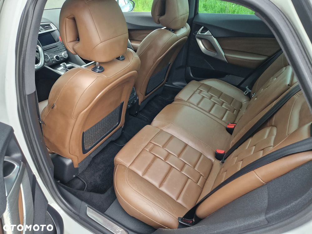 Citroën DS5 e-HDi 115 EGS6 SoChic - 6