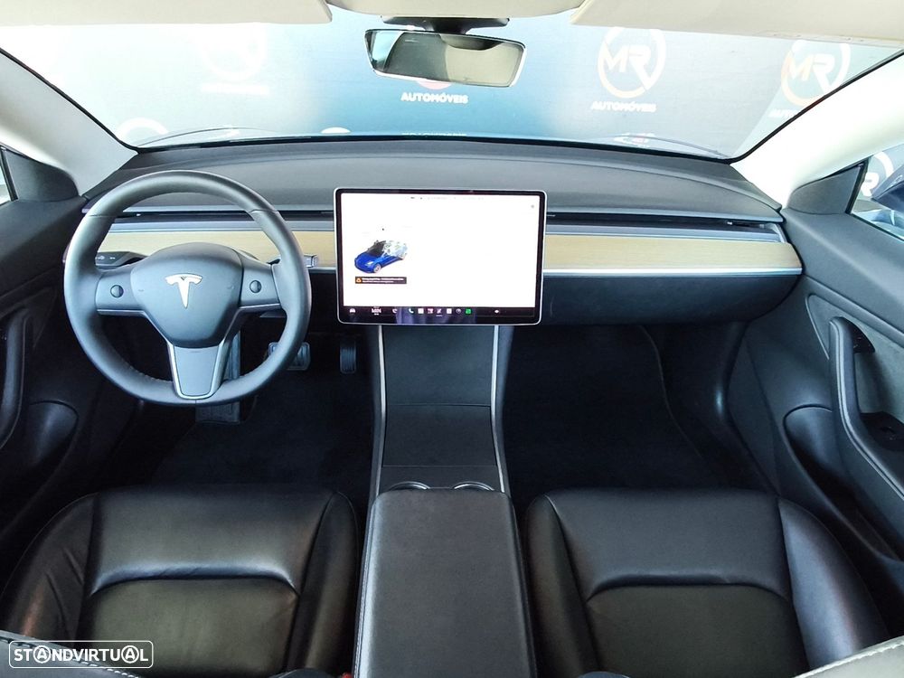 Tesla Model 3 - 10