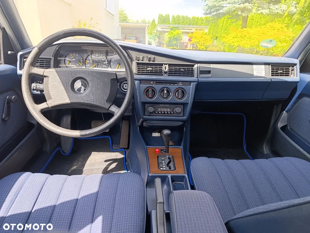 Mercedes-Benz W201 (190) - 9
