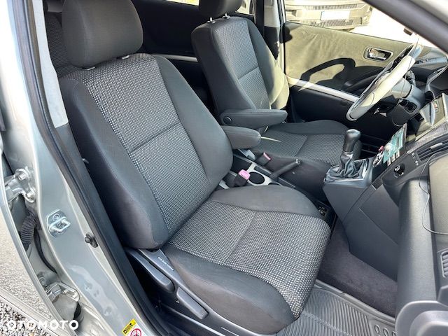Toyota Corolla Verso 2.2 D-CAT Executive - 19