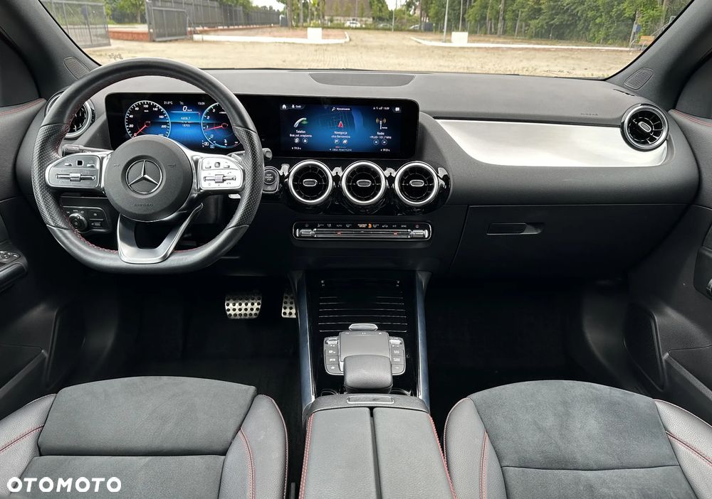Mercedes-Benz GLA 200 AMG Line - 13