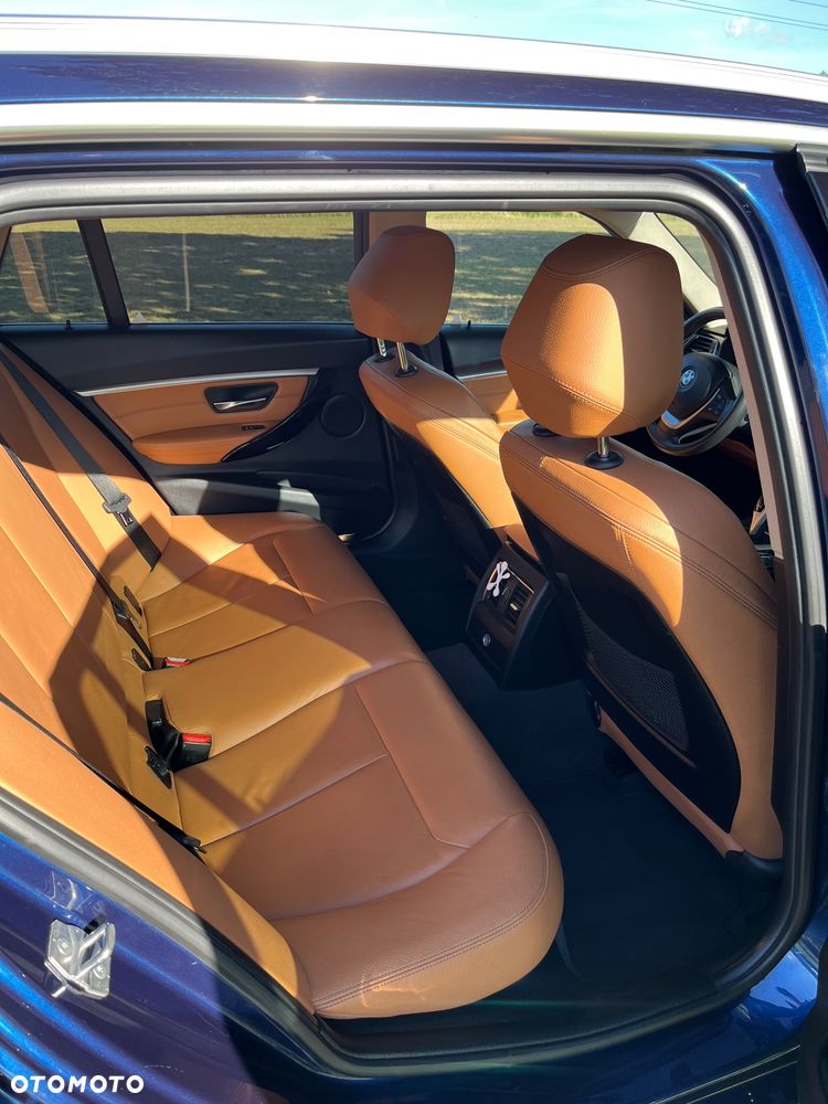 BMW Seria 3 320i xDrive Luxury Line - 16