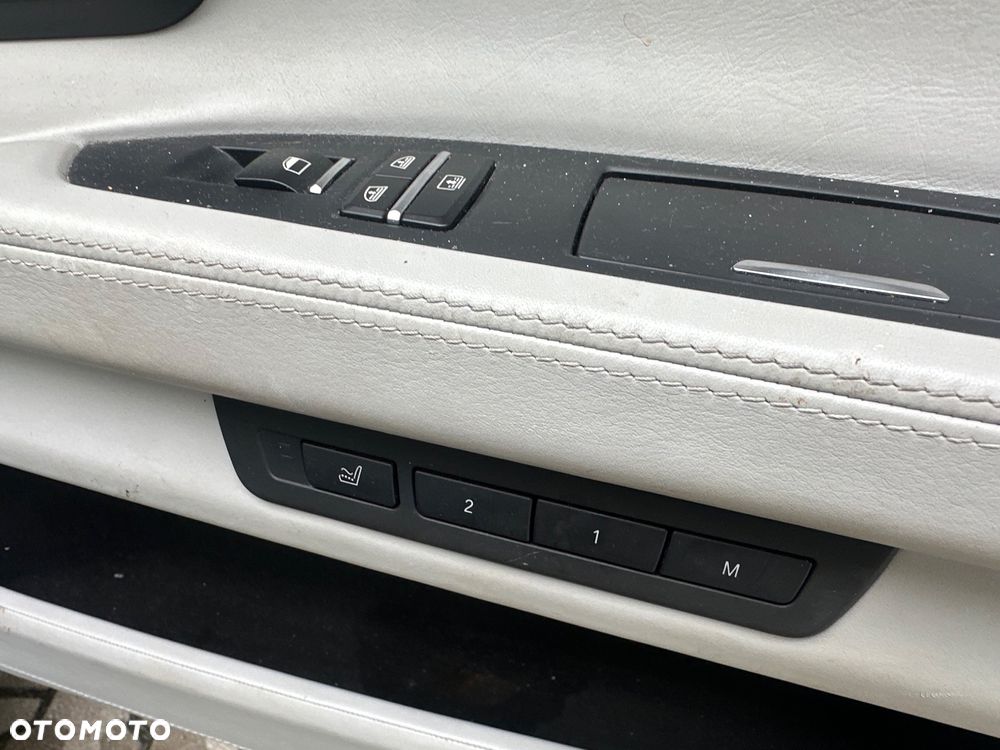 BMW Seria 7 - 38