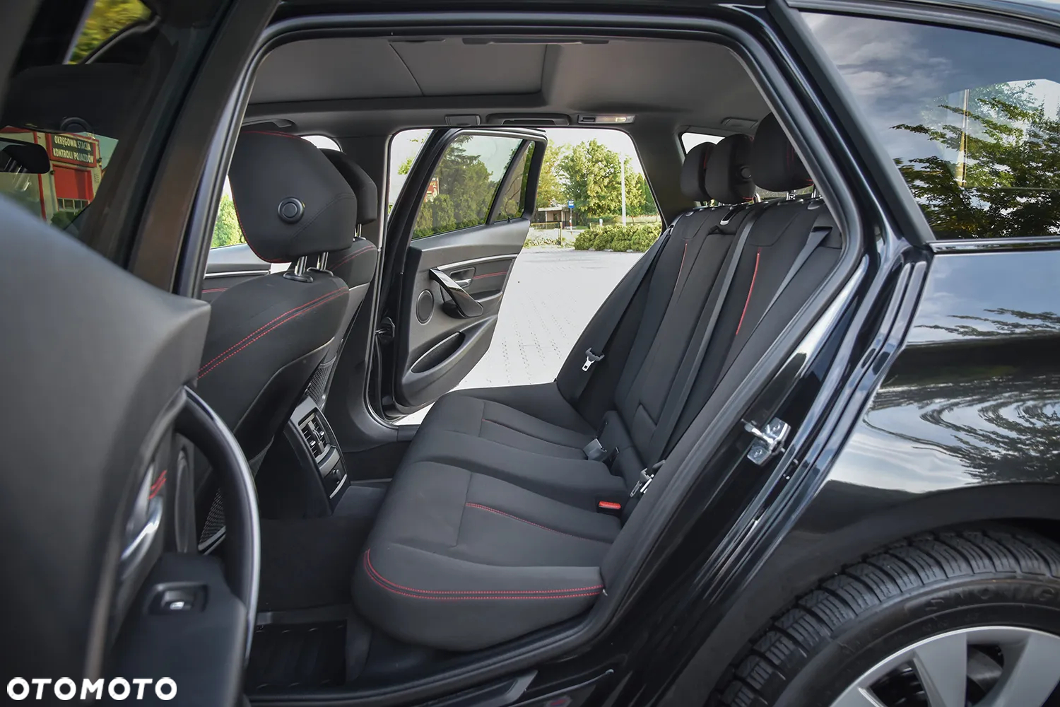 BMW Seria 3 320d Touring xDrive Sport Line - 32