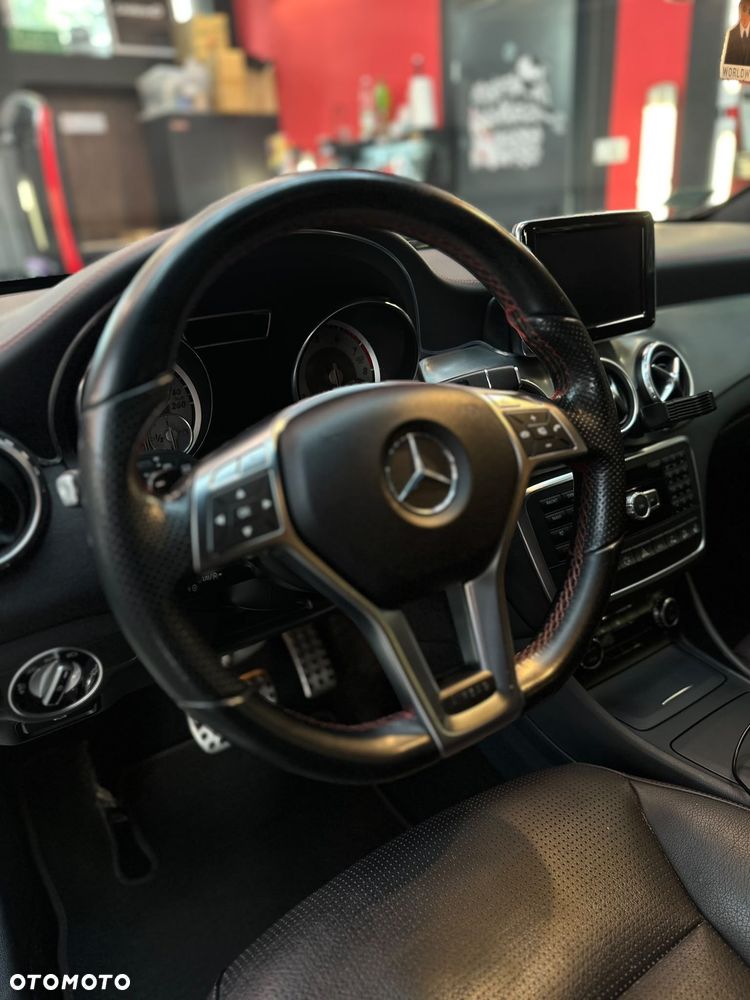 Mercedes-Benz GLA 250 4-Matic - 10