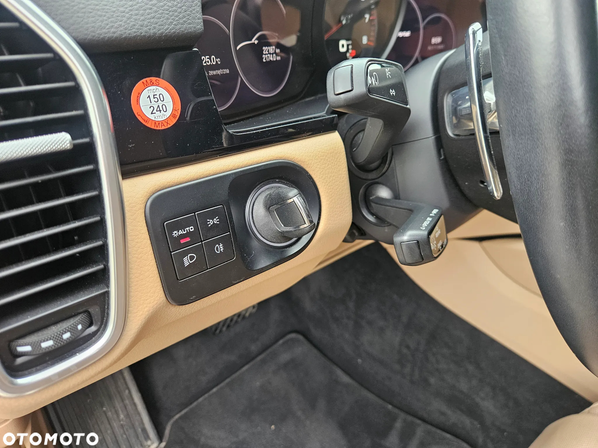 Porsche Cayenne Coupe Platinum Edition - 15