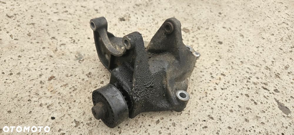 Łapa mocowanie silnika Renault Clio II 1,2 16V 2001r 7700871342 - 1