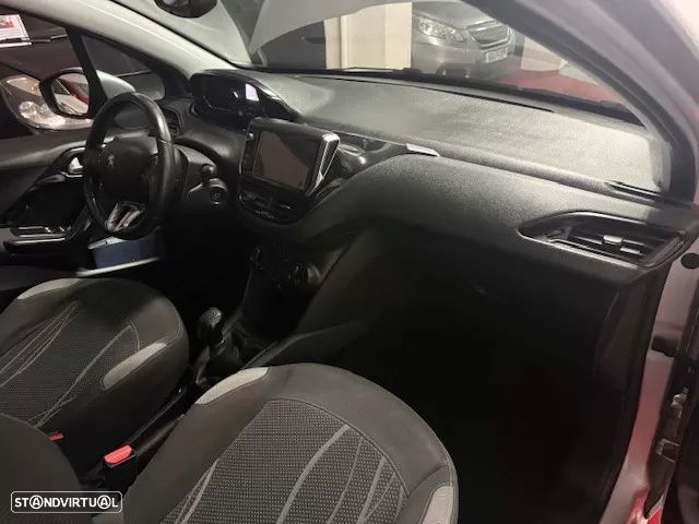 Peugeot 208 1.2 PureTech Style - 20