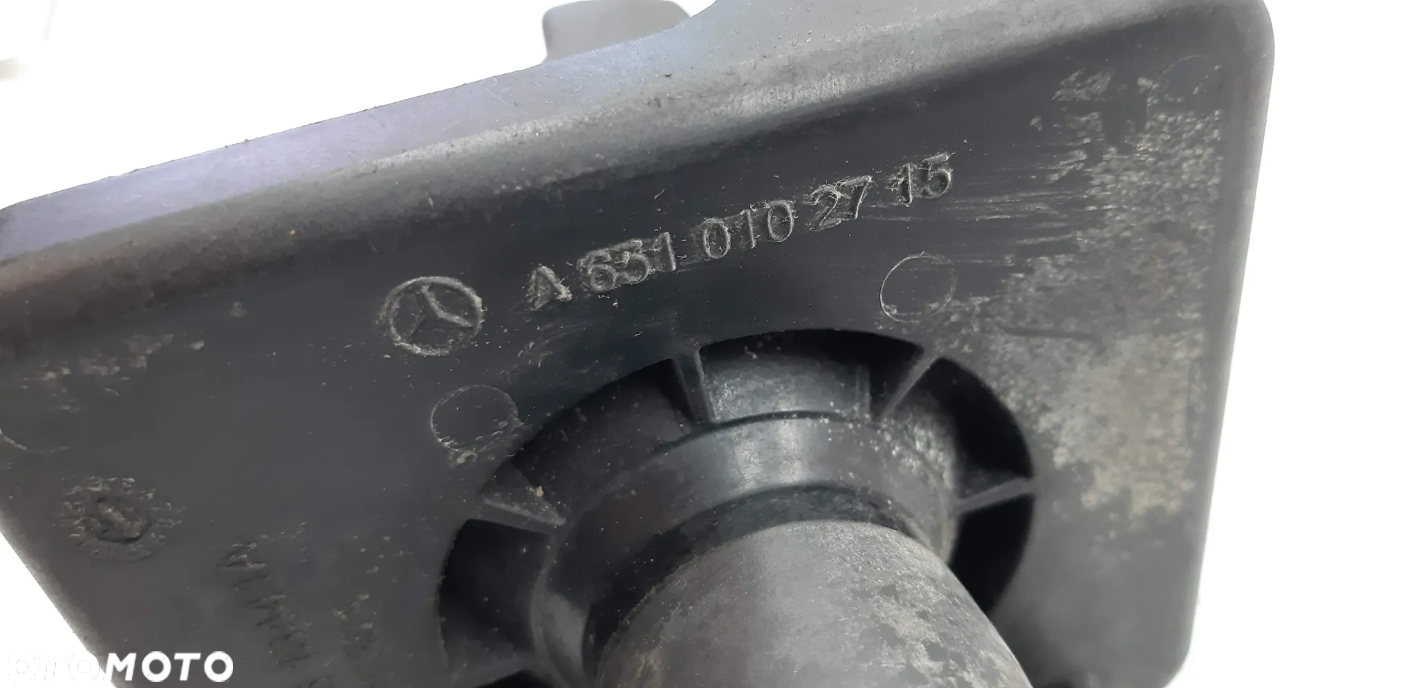 Wlew oleju korek A6510102715 A6220100200 Mercedes Vito W447 Long 2015r 1.6d - 4