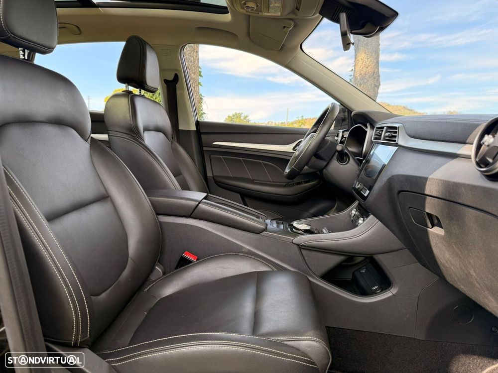 MG ZS EV 44.5 kWh Luxury - 11