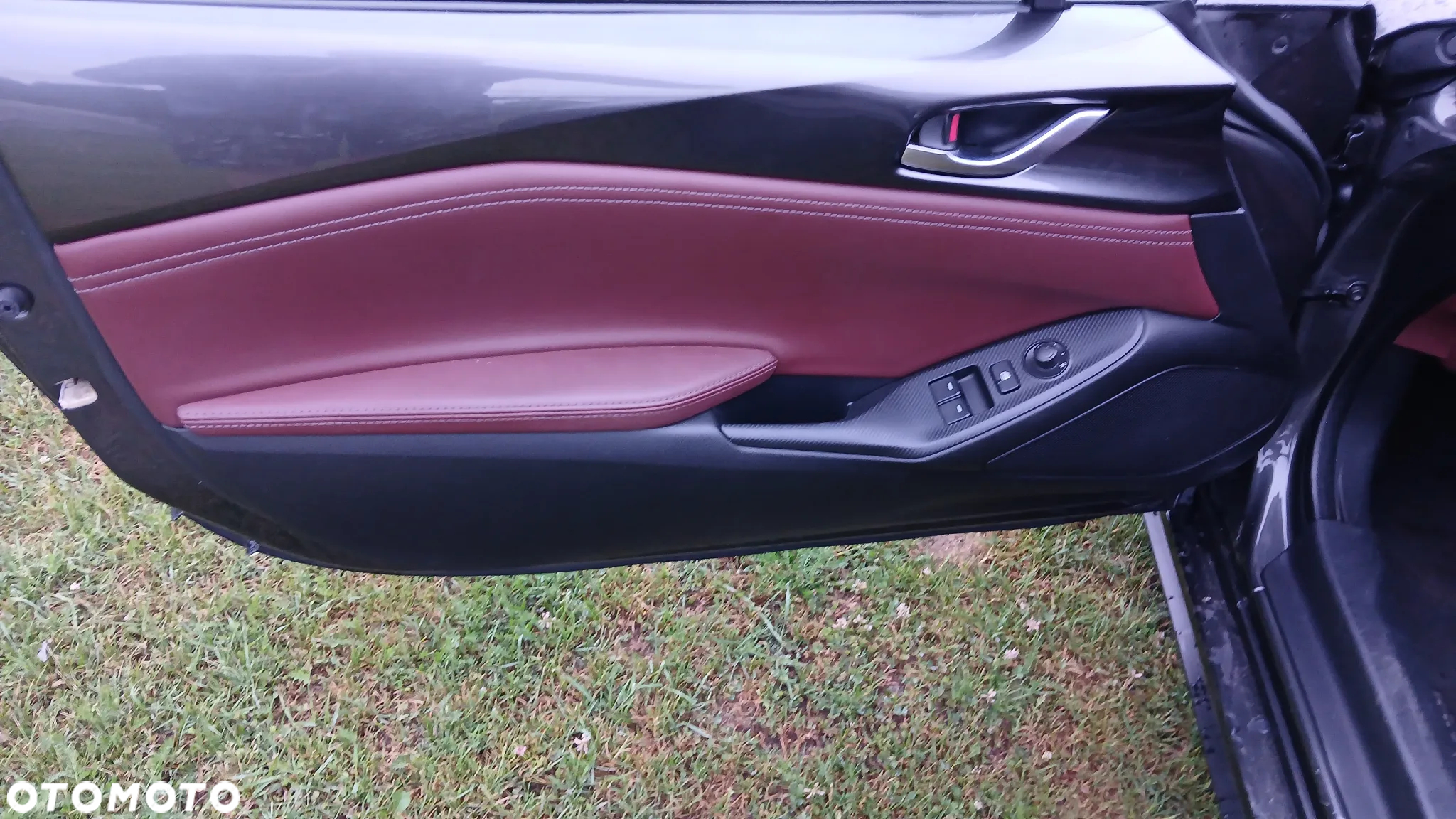 Mazda MX-5 SKYACTIV-G 160 SAKURA - 28