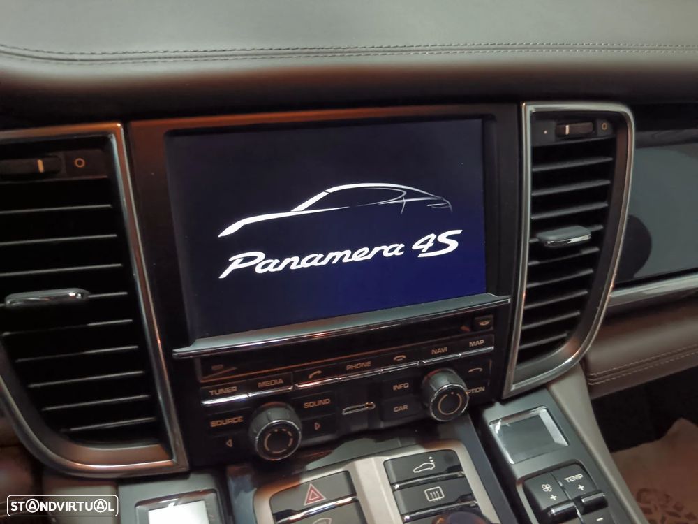 Porsche Panamera 4S PDK - 23