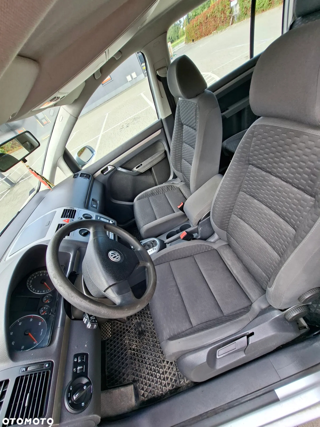 Volkswagen Touran 1.9 TDI DSG Trendline - 10