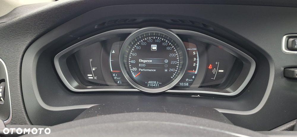 Volvo V40 D2 Momentum - 18