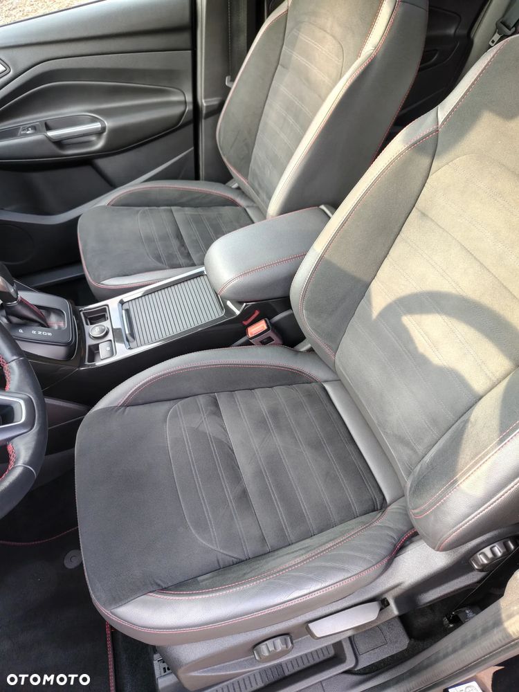 Ford Kuga 2.0 TDCi 4x4 ST-Line - 21