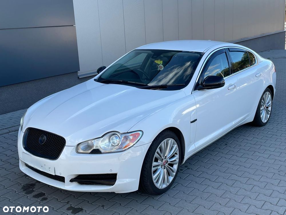 Jaguar XF 3.0 V6 Luxury - 1