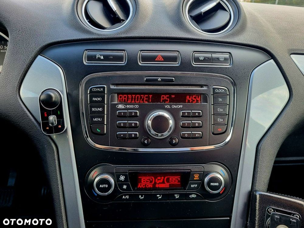 Ford Mondeo 2.0 TDCi Trend - 18