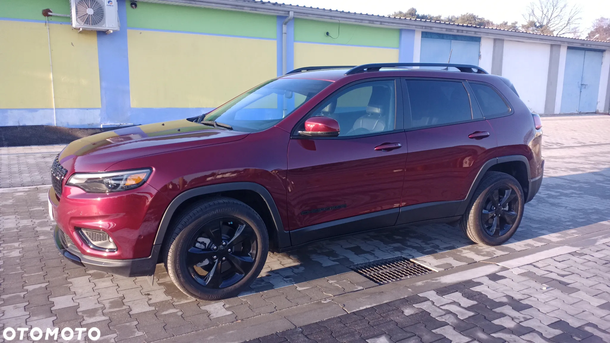 Jeep Cherokee - 10