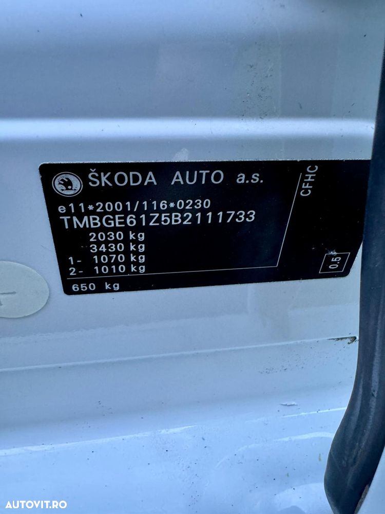 Skoda Octavia Combi 2.0 TDI Elegance Automatic - 38