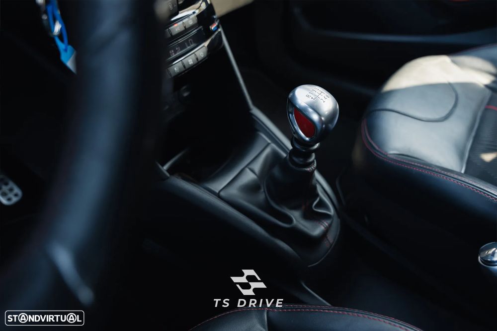 Peugeot 208 GTI 200 THP - 16