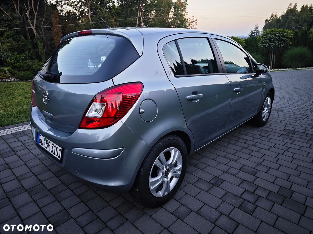 Opel Corsa 1.4 16V Cosmo - 6