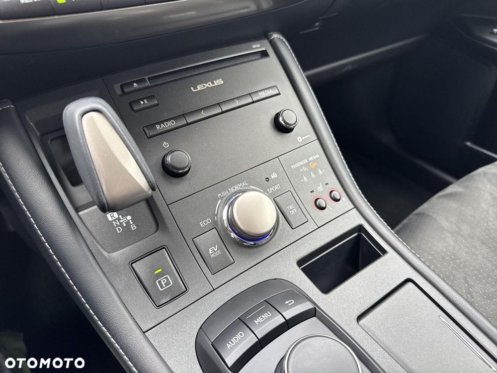 Lexus CT - 23