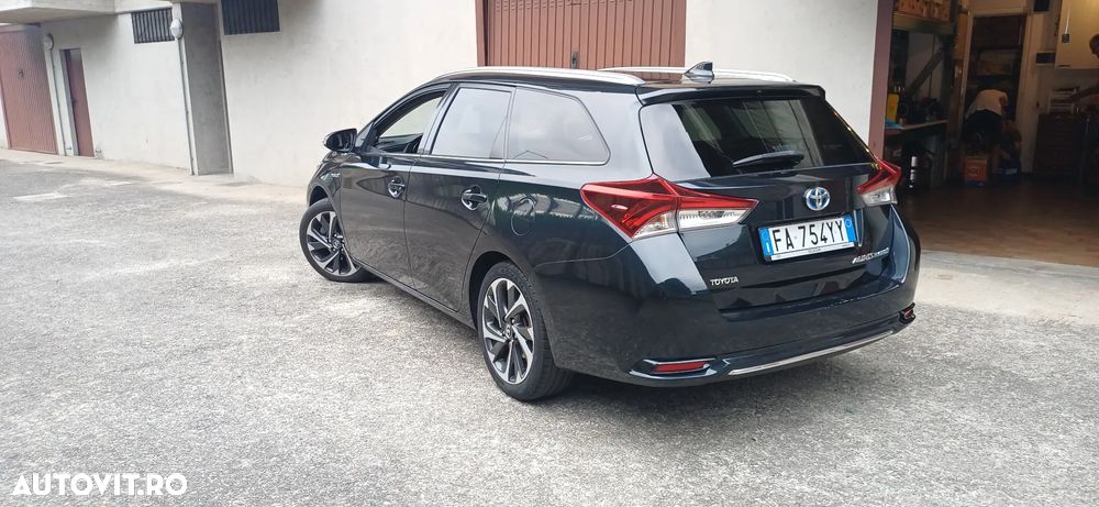 Toyota Auris - 4