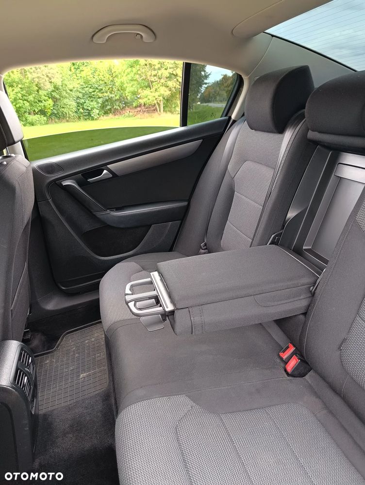 Volkswagen Passat 1.6 TDI Trendline - 25