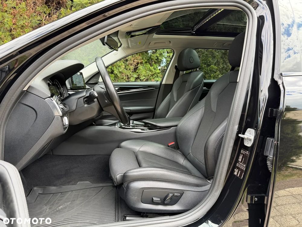 BMW Seria 5 520d Sport Line - 26