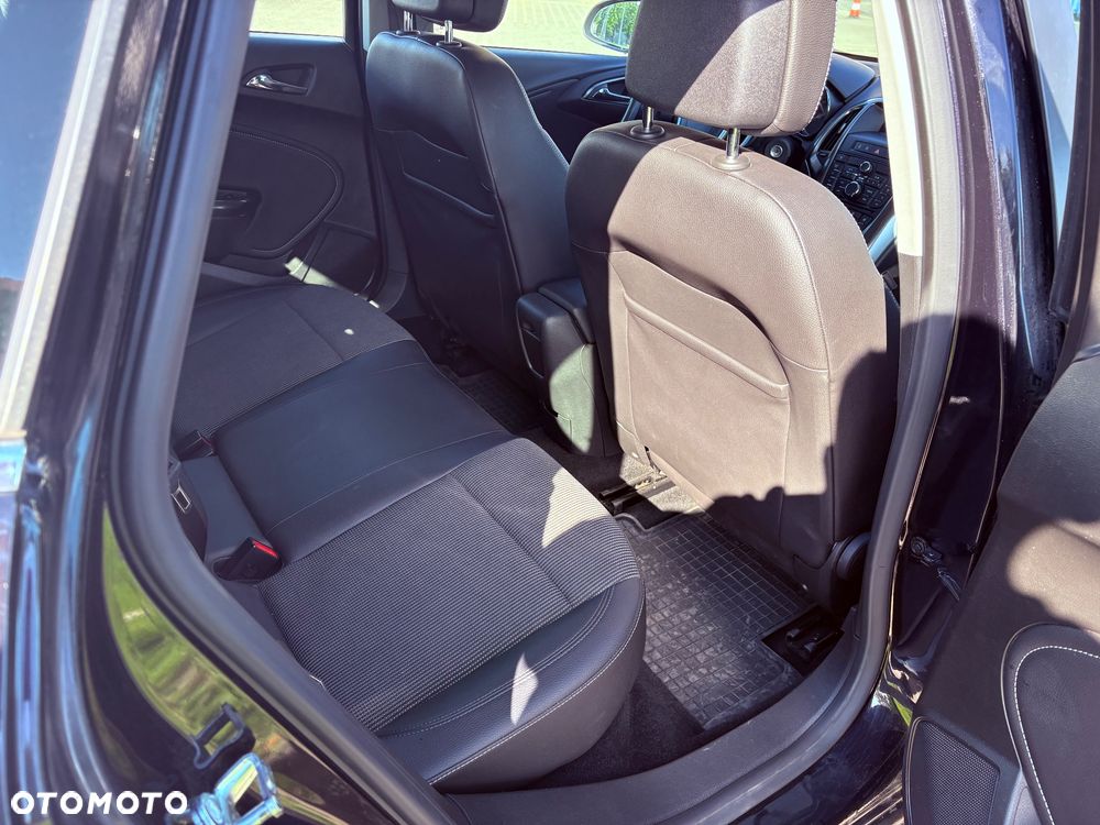Opel Astra 1.4 T Cosmo - 11