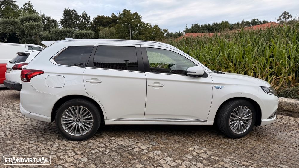Mitsubishi Outlander - 7